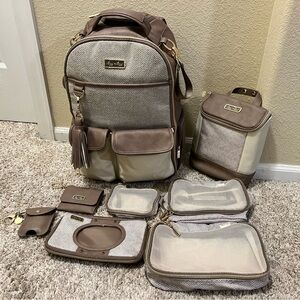 Itzy Ritzy Vanilla Latte Boss Backpack with Matching Accessories